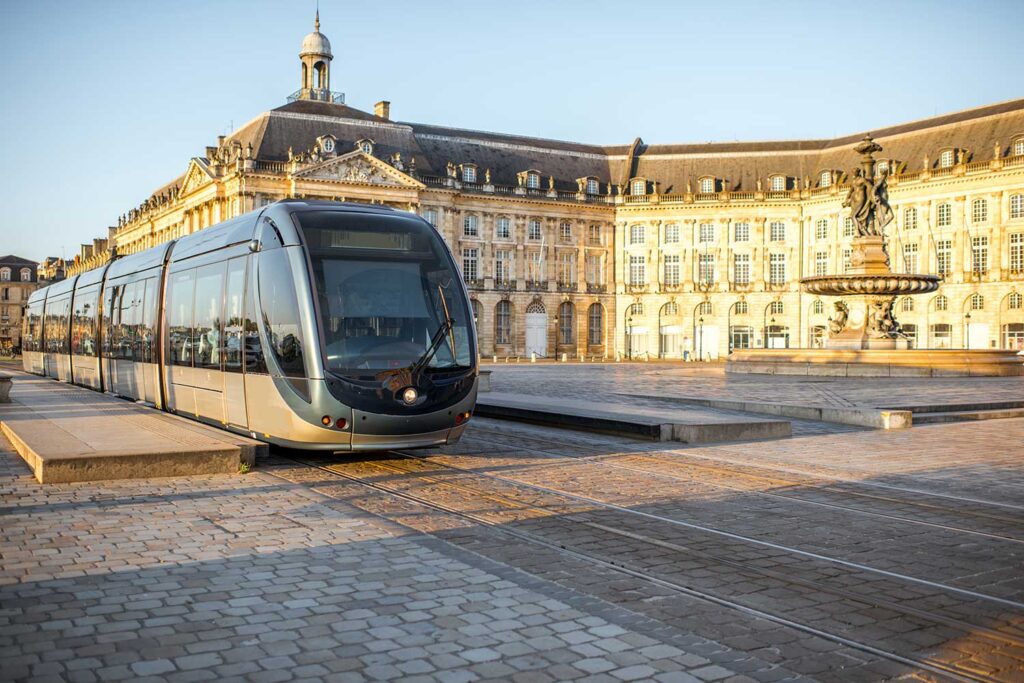 bordeaux city in france j2j7wlt.jpg